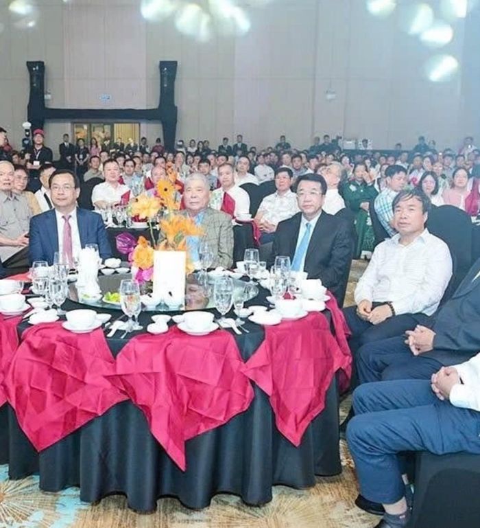 Ông Lê Thanh Thản và các đại biểu tham dự lễ khánh thành Mường Thanh Luxury Ninh Bình.