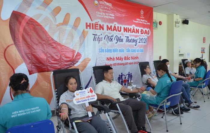 Cán bộ, công nhân viên Diana Unicharm tích cực tham gia hiến máu nhân đạo thường niên.