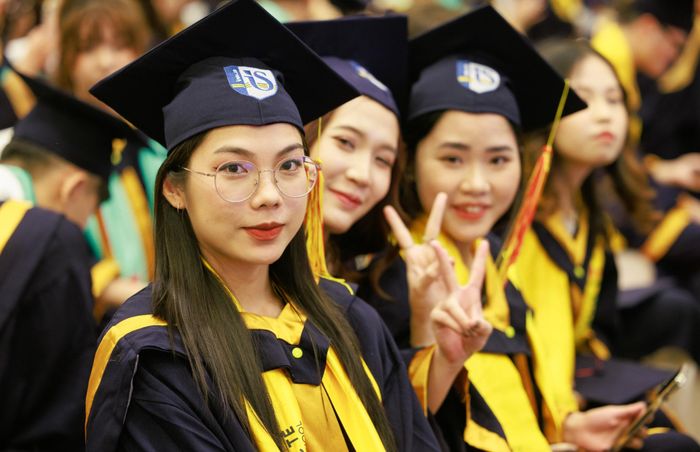Sinh viên dự Lễ trao bằng tại Trường Quốc tế - Đại học Quốc gia Hà Nội năm 2023. (Ảnh minh họa: VNUIS)