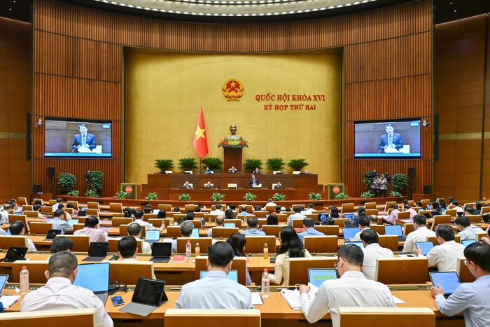 Quang cảnh phiên họp sáng 27/10.