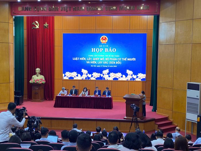 Buổi họp báo nhận sự quan tâm rất lớn đối với việc mở rộng hiến mô tạng với người dưới 18 tuổi và việc lấy ý kiến trẻ em về việc hiến mô, tạng.