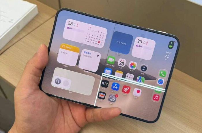 Các phản ánh về lỗi màn của iPhone Duo đều cho thấy sự tương đồng và xuất phát từ cùng một vị trí trên bản lề gập.