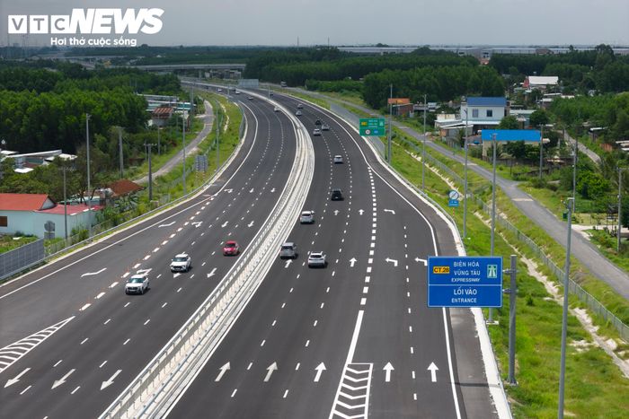 Một đoạn cao tốc Biên Hòa - Vũng Tàu qua TP Đồng Nai. (Ảnh: Lương Ý)