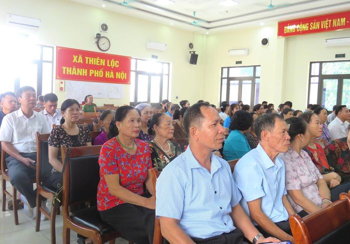 Người dân tham dự buổi đối thoại. Ảnh: PV