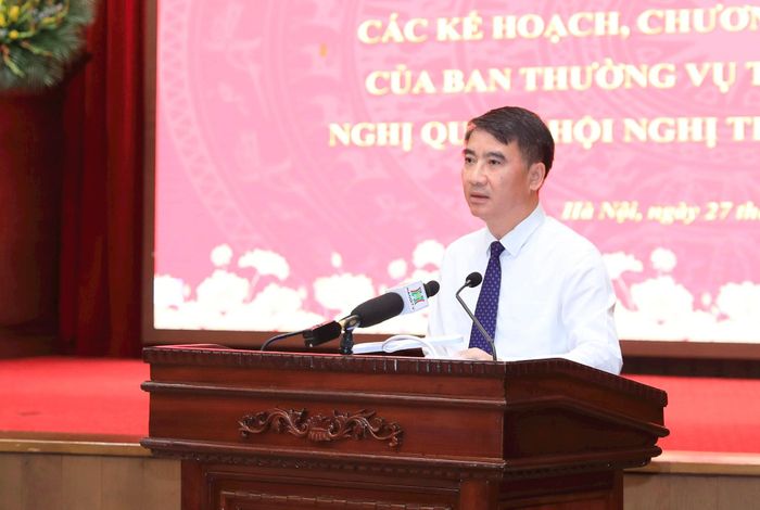 Phó Chủ tịch UBND thành phố Hà Nội Nguyễn Xuân Lưu quán triệt Kế hoạch của Ban Thường vụ Thành ủy. Ảnh: Quang Thái