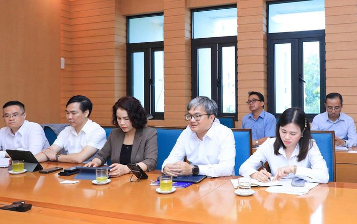 Phó Chủ tịch UBND thành phố Hà Nội Trương Việt Dũng tiếp đoàn đại biểu Công ty cổ phần Du lịch Quảng Vụ (Trung Quốc). Ảnh: Liên Hà