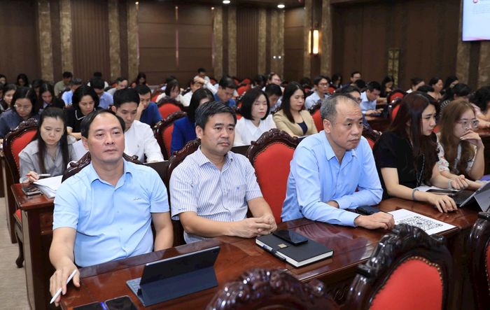 Các đại biểu tham dự hội nghị tại điểm cầu Thành ủy Hà Nội. Ảnh: Quang Thái