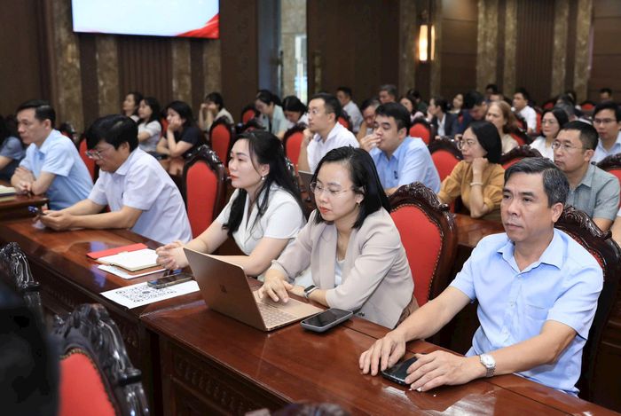 Các đại biểu dự hội nghị tại điểm cầu Thành ủy Hà Nội. Ảnh: Quang Thái
