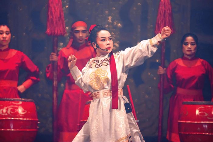 Tình yêu với Cải lương trở thành động lực giúp nghệ sĩ Ngân Hiền tiếp tục đứng trên sân khấu dù còn nhiều khó khăn. Ảnh: NVCC