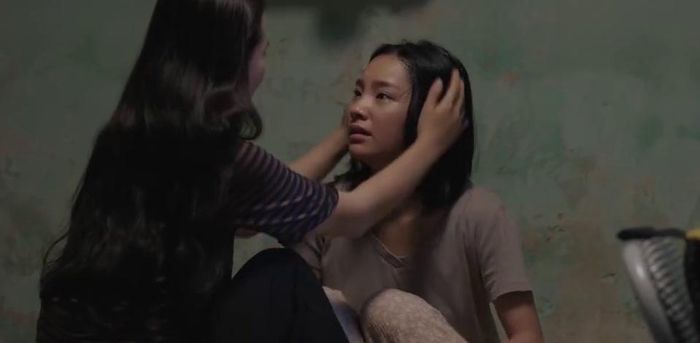 Thơ ám ảnh vì bố có thể đã thiệt mạng trong vụ sập hầm mỏ. Ảnh VTV