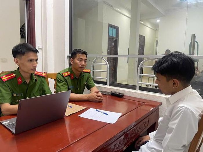 Cơ quan Công an làm việc với các đối tượng. Ảnh: CACC