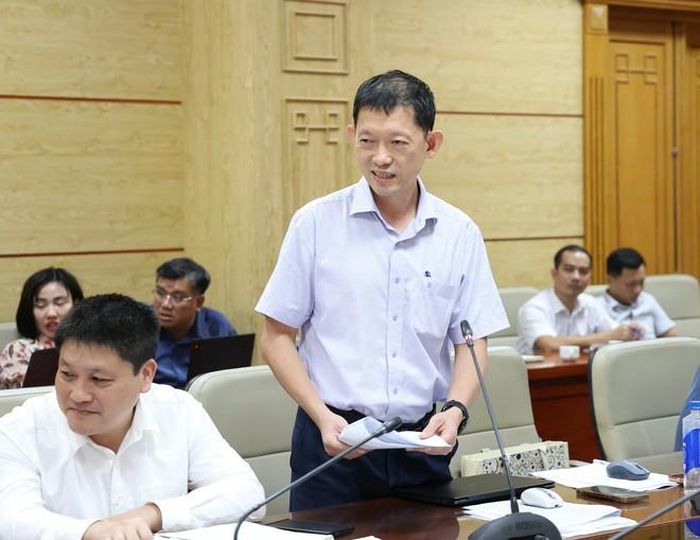 Các đại biểu thảo luận. Ảnh: Trần Minh