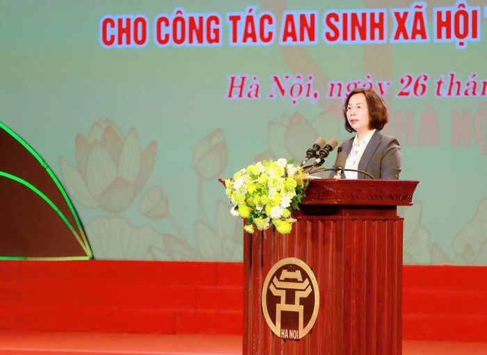 Chủ tịch Ủy ban Mặt trận Tổ quốc Việt Nam thành phố Hà Nội Bùi Huyền Mai phát biểu khai mạc chương trình.