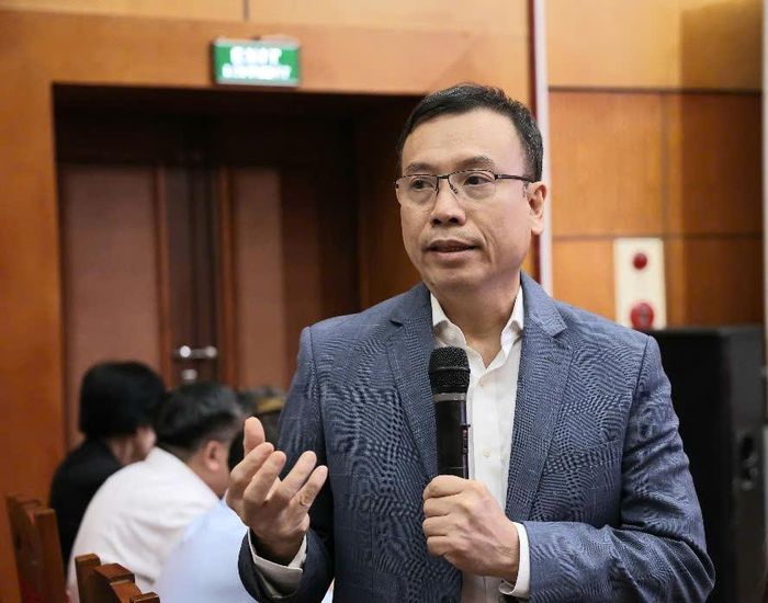 GS.TS Nguyễn Hoàng Định, Phó Giám đốc Bệnh viện Đại học Y Dược TP. Hồ Chí Minh chia sẻ tại họp báo. Ảnh: Trần Minh