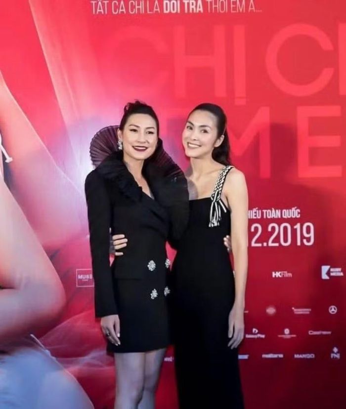 Khung hình chụp chung của Tăng Thanh Hà và Kathy Uyên vào năm 2019.