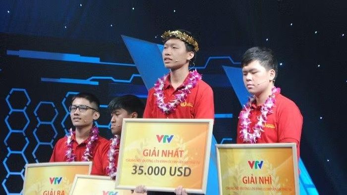 Hồ Đắc Thanh Chương giành vòng nguyệt quế tại trận Chung kết năm Olympia 16.