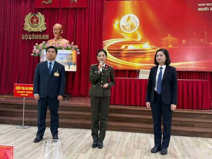 Đội ngũ MC đến từ Công an các đơn vị, địa phương đã có sự trưởng thành vượt bậc cả về trình độ chuyên môn, khả năng ứng biến, phong thái thể hiện và kỹ năng xử lý tình huống.