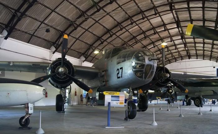 Ngoài lực lượng Mỹ, B-25 còn được các nước đồng minh sử dụng trong chiến tranh. Máy bay xuất hiện tại nhiều chiến trường và đảm nhận những vai trò khác nhau, từ ném bom đến hỗ trợ lực lượng mặt đất. 