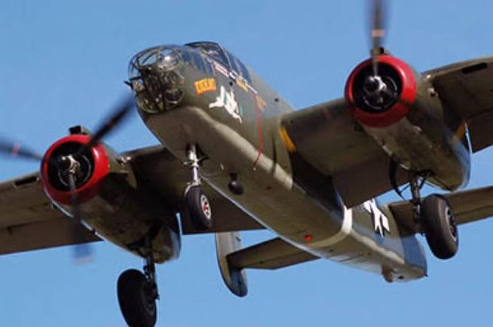 B-25 Mitchell là một ví dụ tiêu biểu cho quá trình đó. Do North American Aviation phát triển, máy bay thực hiện chuyến bay đầu tiên vào tháng 8/1940 và được đưa vào biên chế Mỹ trong năm 1941.