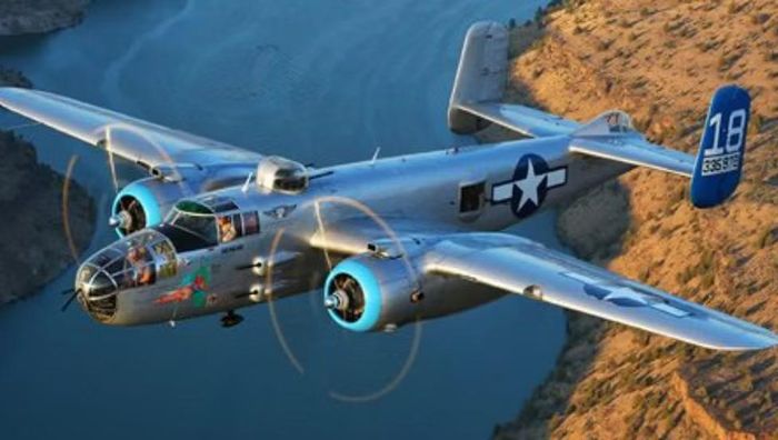 Tổng sản lượng B-25 thường được thống kê ở mức 9.816 chiếc. Máy bay được sản xuất tại các cơ sở của North American Aviation, trong đó có nhà máy ở Inglewood, California và Kansas City.