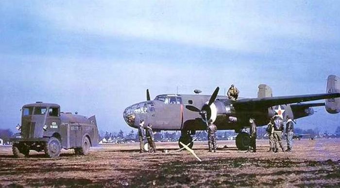 Với B-25, khả năng cải biến và duy trì hoạt động đã giúp dòng máy bay này tiếp tục có giá trị ngay cả khi thời kỳ hoàng kim của oanh tạc cơ động cơ piston dần qua đi.