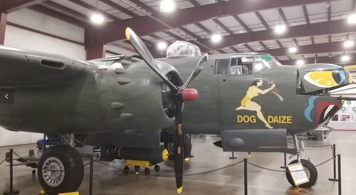 Khi nhắc đến B-25 Mitchell, nhiều người thường nghĩ ngay đến cuộc tập kích Nhật Bản năm 1942 hoặc những trận đánh trên chiến trường Thái Bình Dương.