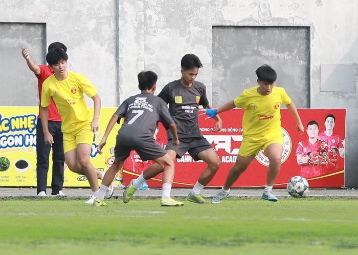 Bảng R: THPT Xa La 1-0 THPT Olympia