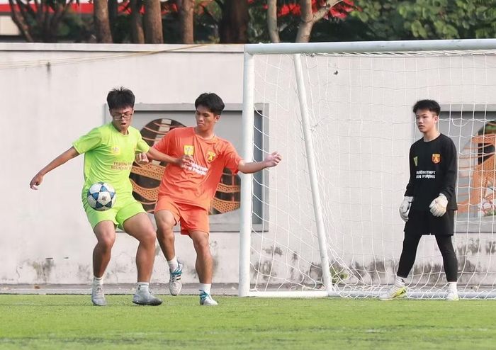 Bảng Q: THPT Nguyễn Gia Thiều 0-0 THPT Đan Phượng