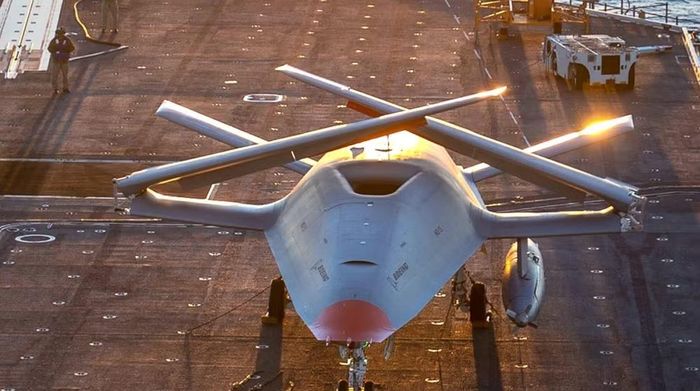 Boeing dự kiến bắt đầu bàn giao các máy bay thuộc lô này vào năm 2029. Hiện chưa có lịch cụ thể cho thử nghiệm mặt đất hoặc chuyến bay đầu tiên của chiếc máy bay thứ hai.