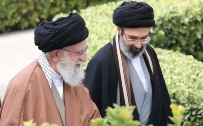 Trong khi đó, Tehran cảnh báo sẽ đáp trả quyết liệt hơn nếu Washington mở lại chiến dịch quân sự. Tuy nhiên, Iran khẳng định vẫn để ngỏ con đường ngoại giao và sẵn sàng nối lại đàm phán nếu các điều kiện của nước này được đáp ứng.