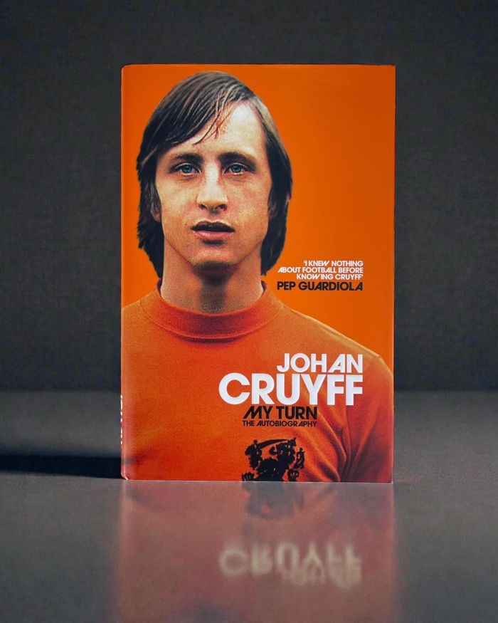 Tự truyện của Johan Cruyff là một trong số ít cuốn sách khiến Max Verstappen sẵn sàng dành thời gian đọc. Ảnh: AbeBooks.