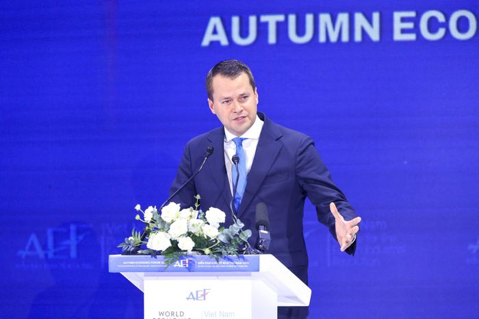  Ông Stephan Mergenthaler, Giám đốc điều hành Diễn đàn Kinh tế Thế giới (WEF), phát biểu tại sự kiện sáng nay. Ảnh: BTC. 