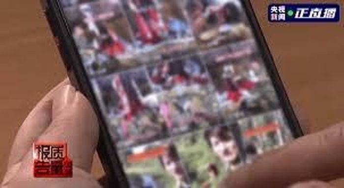  Loạt video với nội dung giải cứu phụ nữ trong núi sâu thu hút hơn 20 triệu lượt xem. Ảnh: Sina. 
