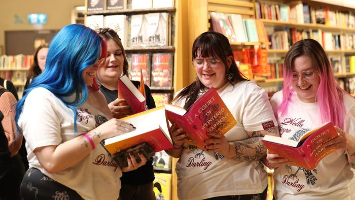 Độc giả romantasy tại sự kiện ra mắt sách. Ảnh: Bloomsbury.