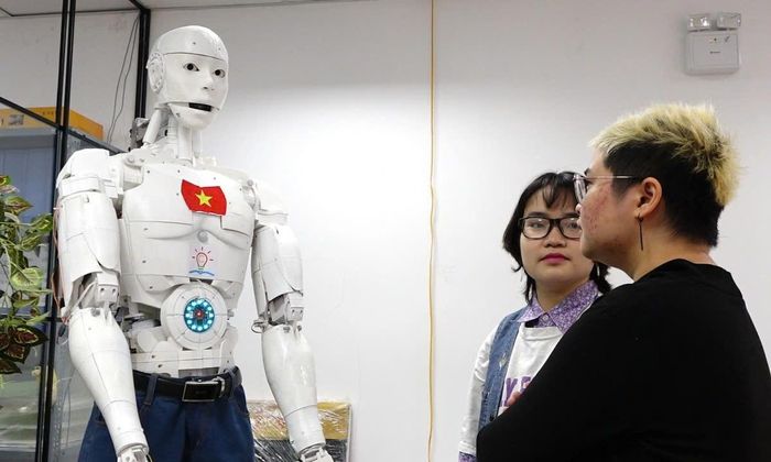 Robot trí tuệ nhân tạo đầu tiên tại Việt Nam. Ảnh: VNS.