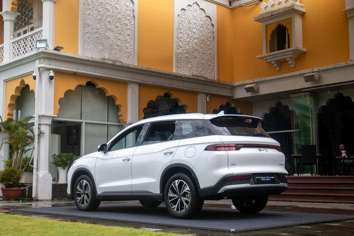 Xe hybrid đang dần trở thành xu hướng tại Việt Nam. Ảnh: Phúc Hậu.