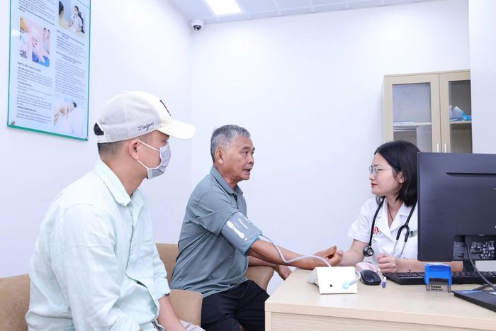 Tiêm vaccine phòng não mô cầu là biện pháp quan trọng giúp giảm nguy cơ mắc bệnh. Ảnh: BVCC.