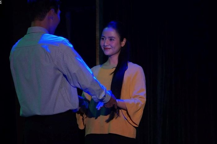 "Ảo ảnh" khiến người xem day dứt trước những mối tình dang dở, những lựa chọn sai lầm và cái giá mà mỗi người phải trả khi không đủ can đảm sống thật với tình cảm của mình