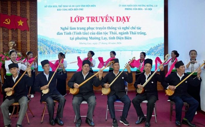 Các lớp tập huấn góp phần gìn giữ bản sắc văn hóa, trao truyền nghề truyền thống của người Thái trắng ở Mường Lay