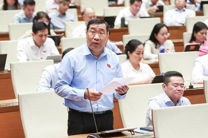 Đại biểu Thạch Phước Bình phát biểu tại hội trường