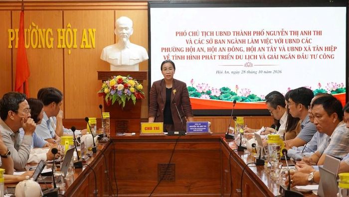 Phó Chủ tịch UBND thành phố Nguyễn Thị Anh Thi phát biểu tại buổi làm việc