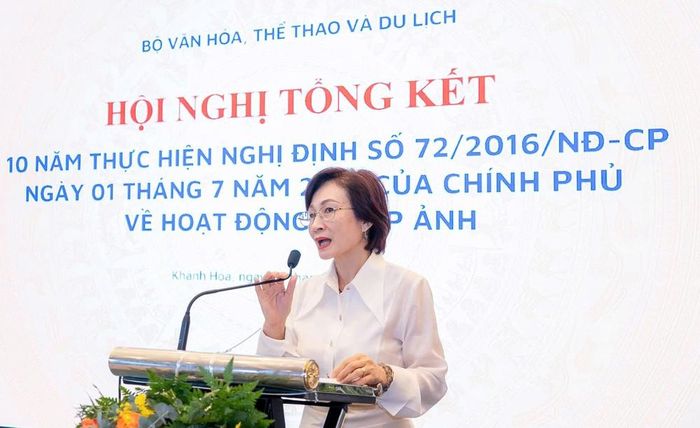 Bà Lê Thị Thu Oanh, Phó Vụ trưởng Vụ Pháp chế, phát biểu tại hội nghị. Ảnh: BTC