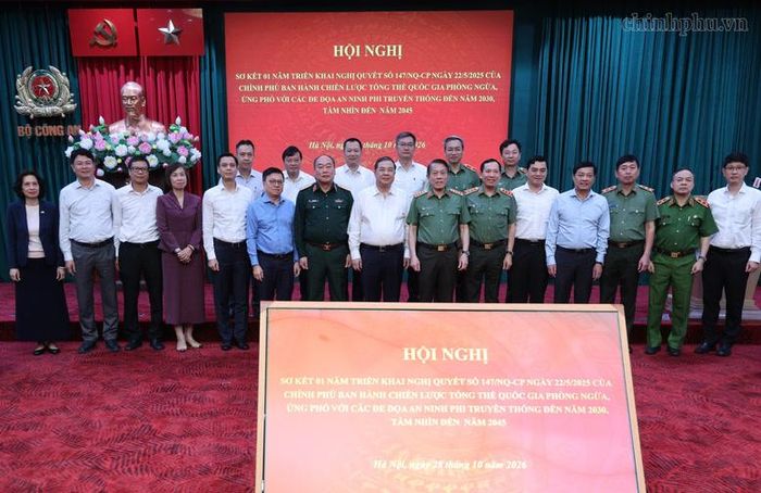 Phó Thủ tướng Thường trực cùng các đại biểu tại Hội nghị  - Ảnh: chinhphu.vn/Phương Nguyên