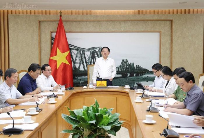 Phó Thủ tướng Hồ Quốc Dũng chủ trì cuộc họp về dự thảo Nghị định quy định chi tiết một số điều và biện pháp tổ chức, hướng dẫn thi hành Luật Tín ngưỡng, tôn giáo - Ảnh: chinhphu.vn/Gia Huy