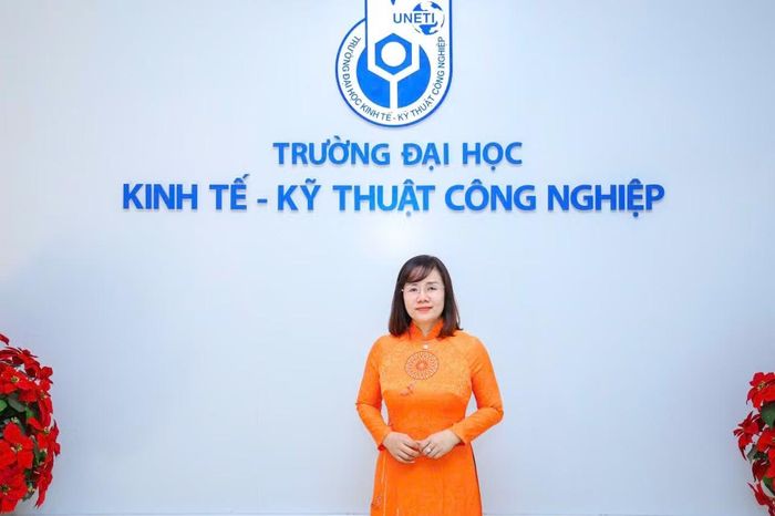 Phó Giáo sư, Tiến sĩ Phạm Thị Thu Hoài tin tưởng tập thể nhà trường sẽ tiếp tục phát huy truyền thống, gặt hái nhiều thành tựu rực rỡ trong năm học mới. (Ảnh: MAI HUYÊN-HẢI LINH)