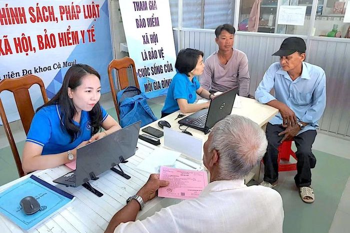 Lắng nghe và đồng hành cùng nỗi lo an sinh của người lao động. (Ảnh: NGUYỄN ĐẠT)