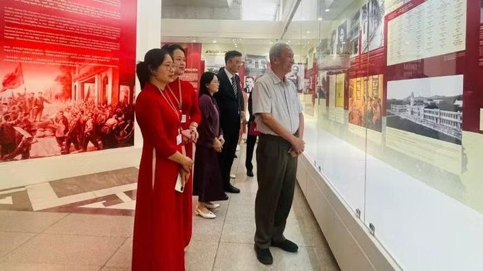 Trưng bày được kỳ vọng sẽ trở thành địa chỉ tìm hiểu lịch sử có ý nghĩa. (Ảnh: TRANG ANH)