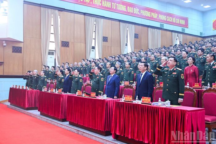 Các đại biểu tại buổi lễ. (Ảnh: THẾ ĐẠI)