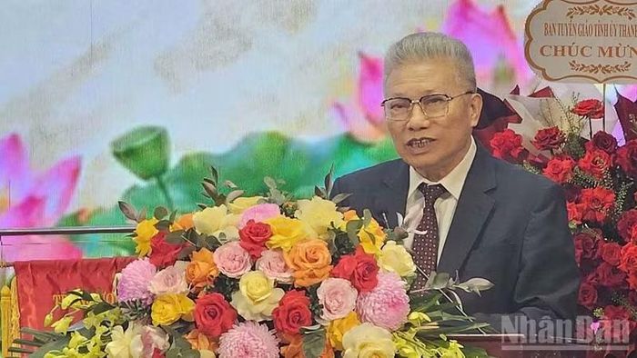 Phó Chủ tịch Trung ương Hội Khuyến học Việt Nam Nguyễn Hồng Sơn phát biểu tại đại hội. (Ảnh: MAI LUẬN)