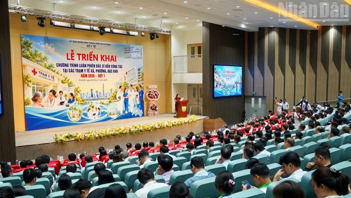 Quang cảnh buổi lễ.